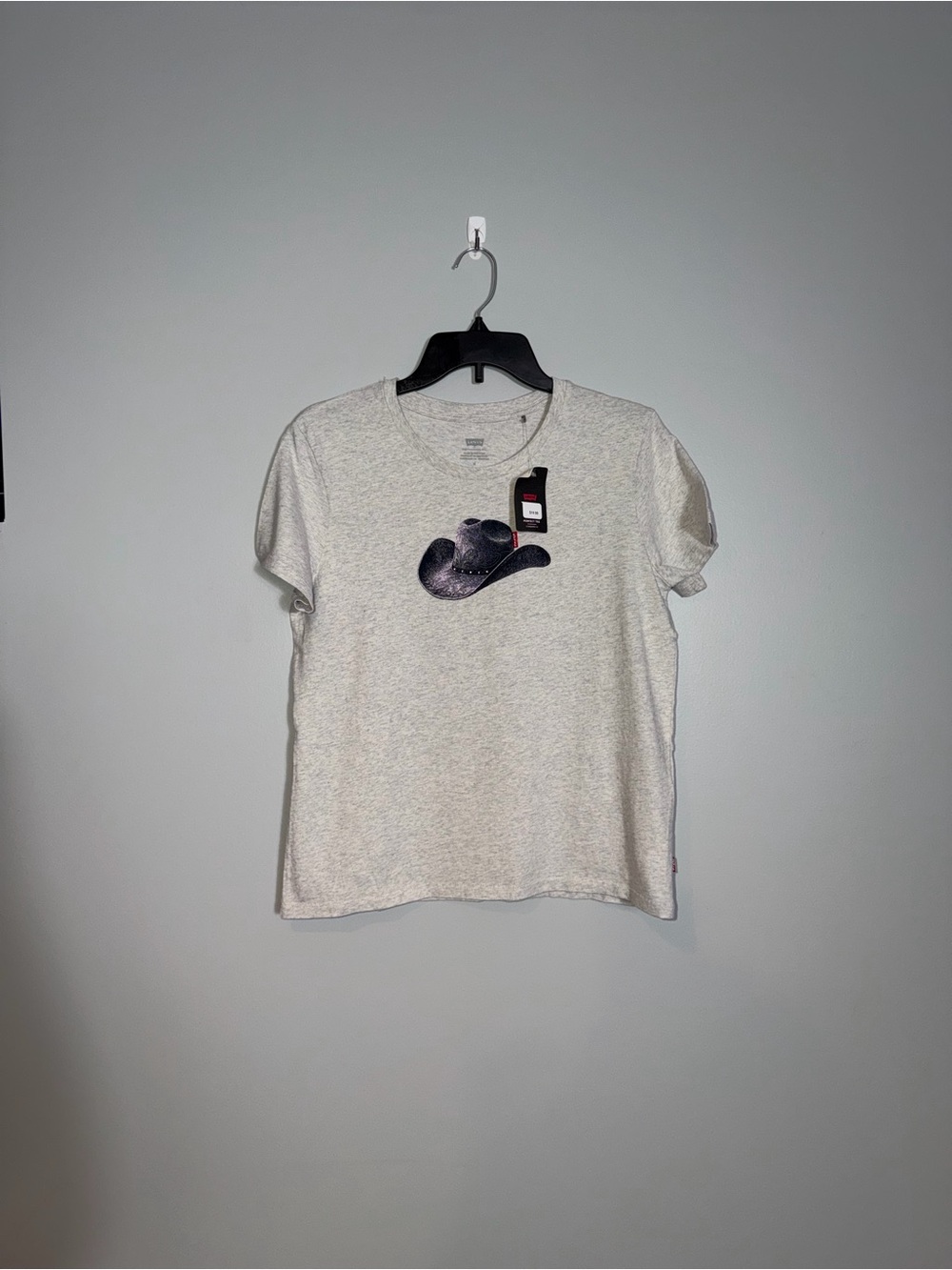 Levi's Cream Short Sleeve Tee with Navy Graphic